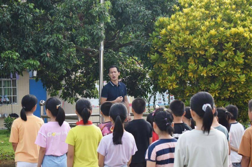 腰椎间盘突出，拉筋对腰有好处吗游戏画面